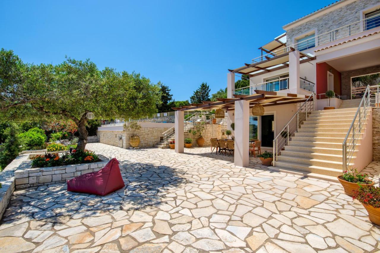 Villa Terra Del Nonno With Sea Views & Pool Gaios Exterior photo