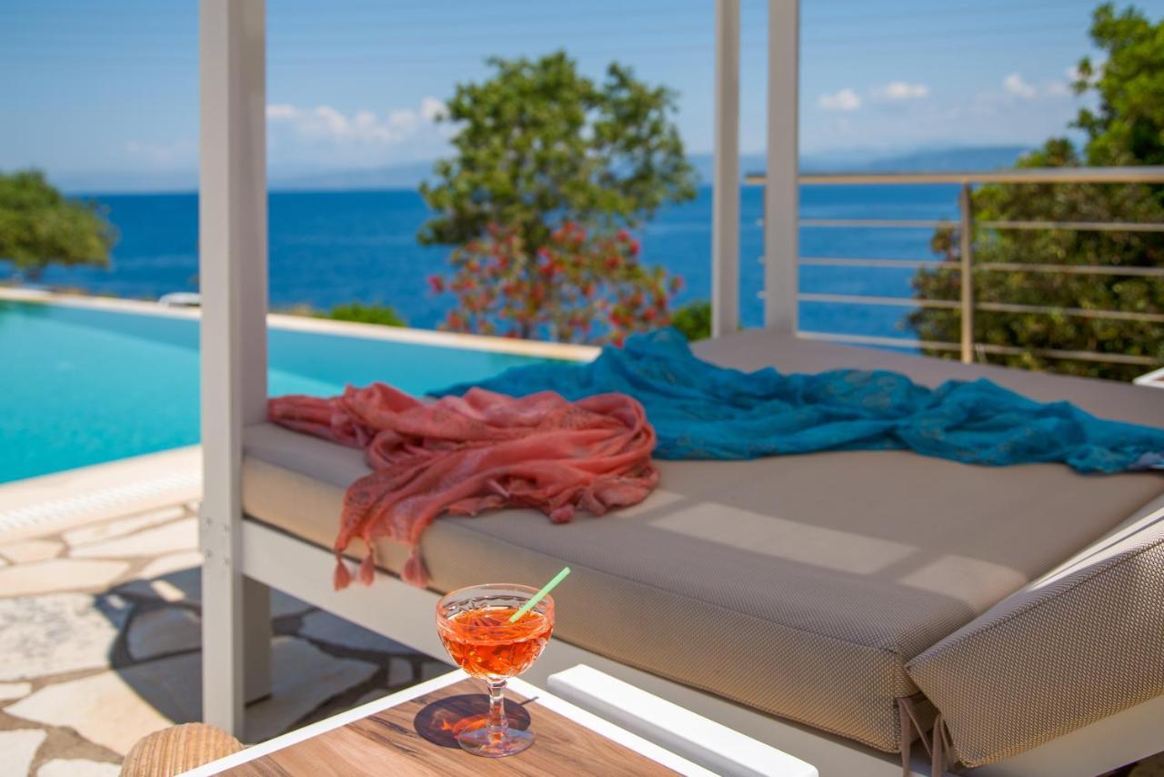 Villa Terra Del Nonno With Sea Views & Pool Gaios Exterior photo