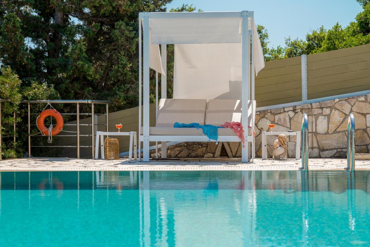 Villa Terra Del Nonno With Sea Views & Pool Gaios Exterior photo