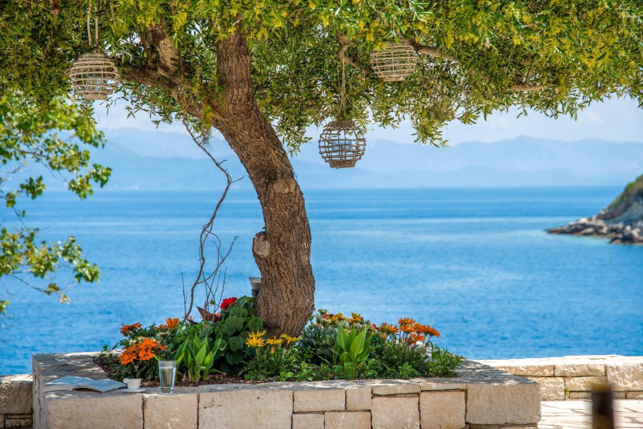 Villa Terra Del Nonno With Sea Views & Pool Gaios Exterior photo